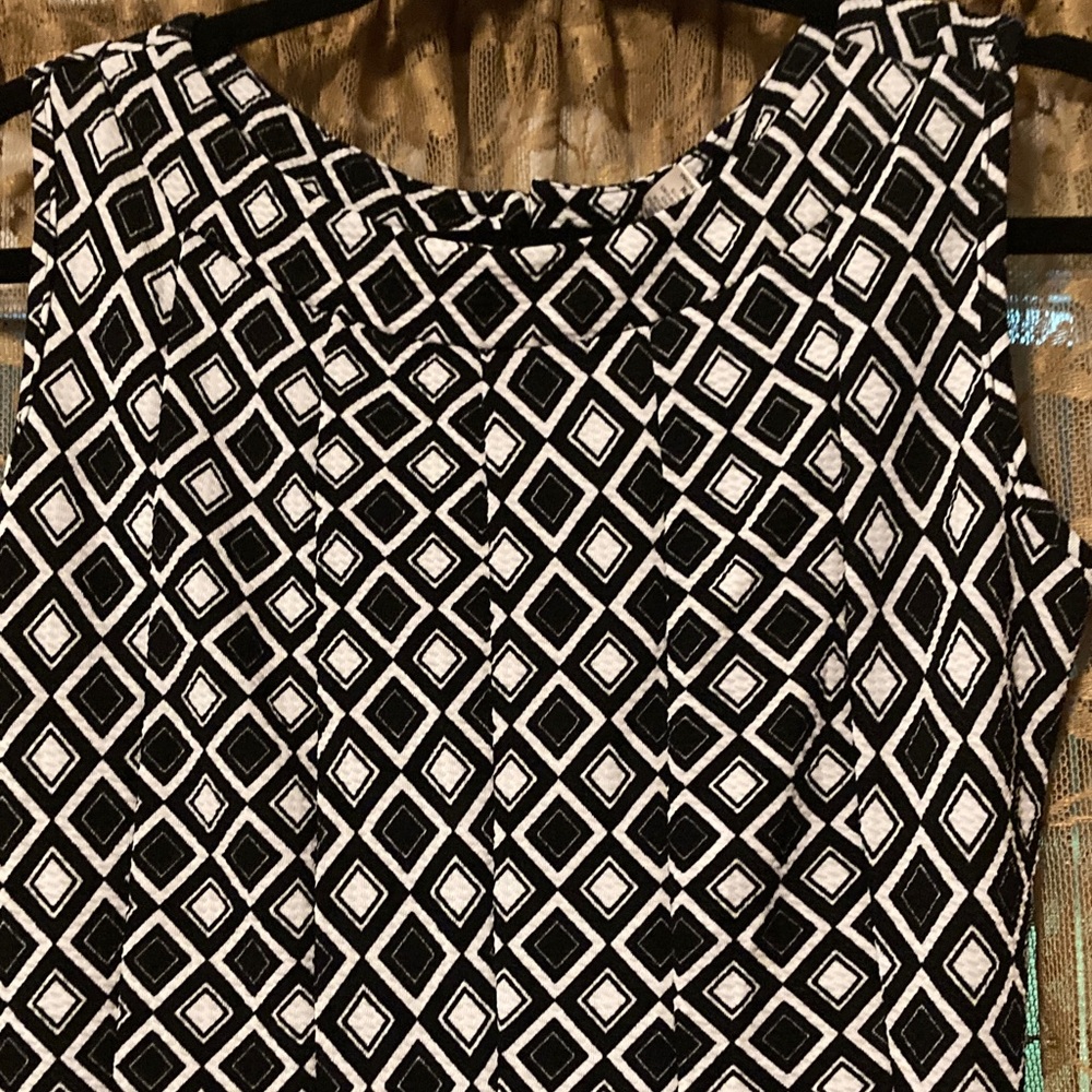 Haani Petite Dress Bundle - Picture 4 of 11